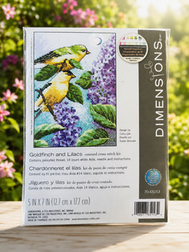 Dimensions 70-65153 Goldfinch and Lilacs &mdash; набір для вишивання хрестиком &laquo;Щиглики та бузок&raquo;, серія Gold Collection Petites